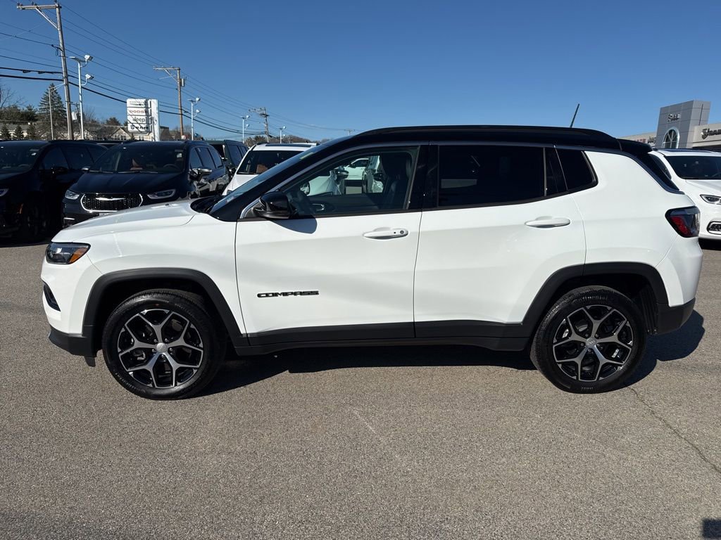 Used 2024 Jeep Compass Limited image 2