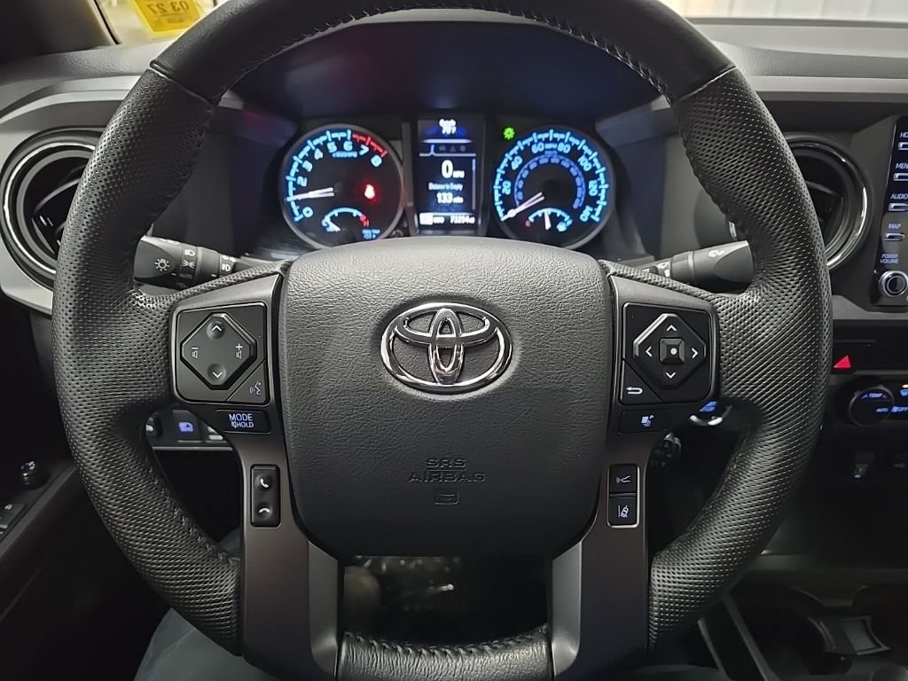 Used 2022 Toyota Tacoma TRD Off-Road AWD/4WD image 18