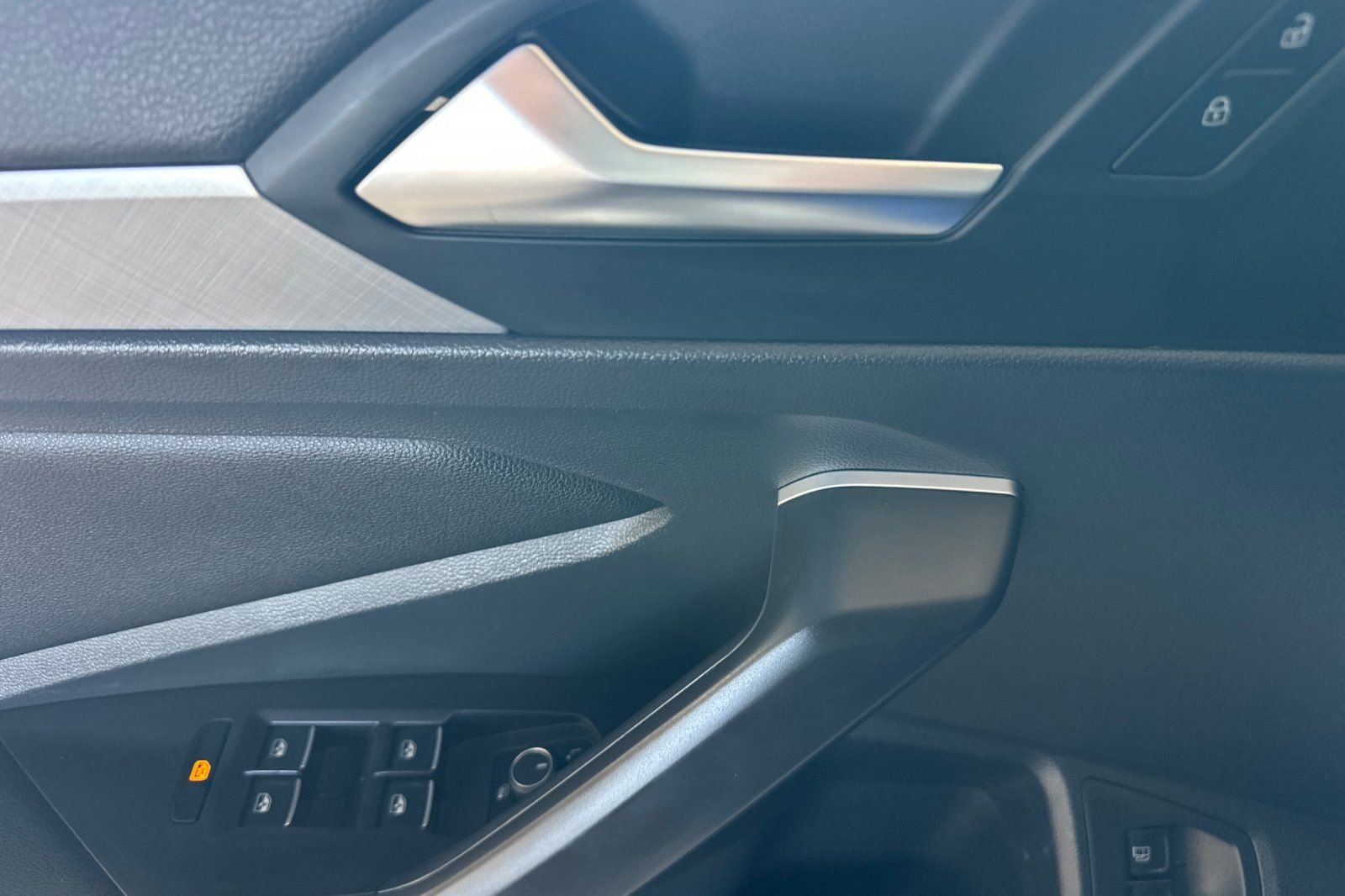 Used 2022 Volkswagen Jetta SE image 12