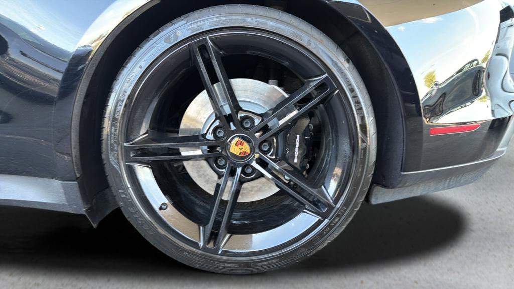 Used 2023 Porsche Taycan 4S w/ Premium Package image 15