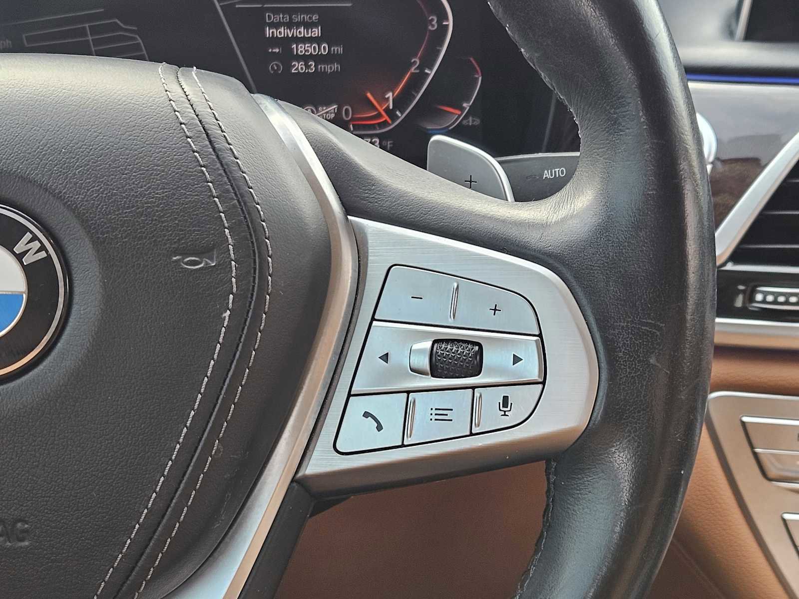 Used 2020 BMW 740i w/ Premium Package image 27