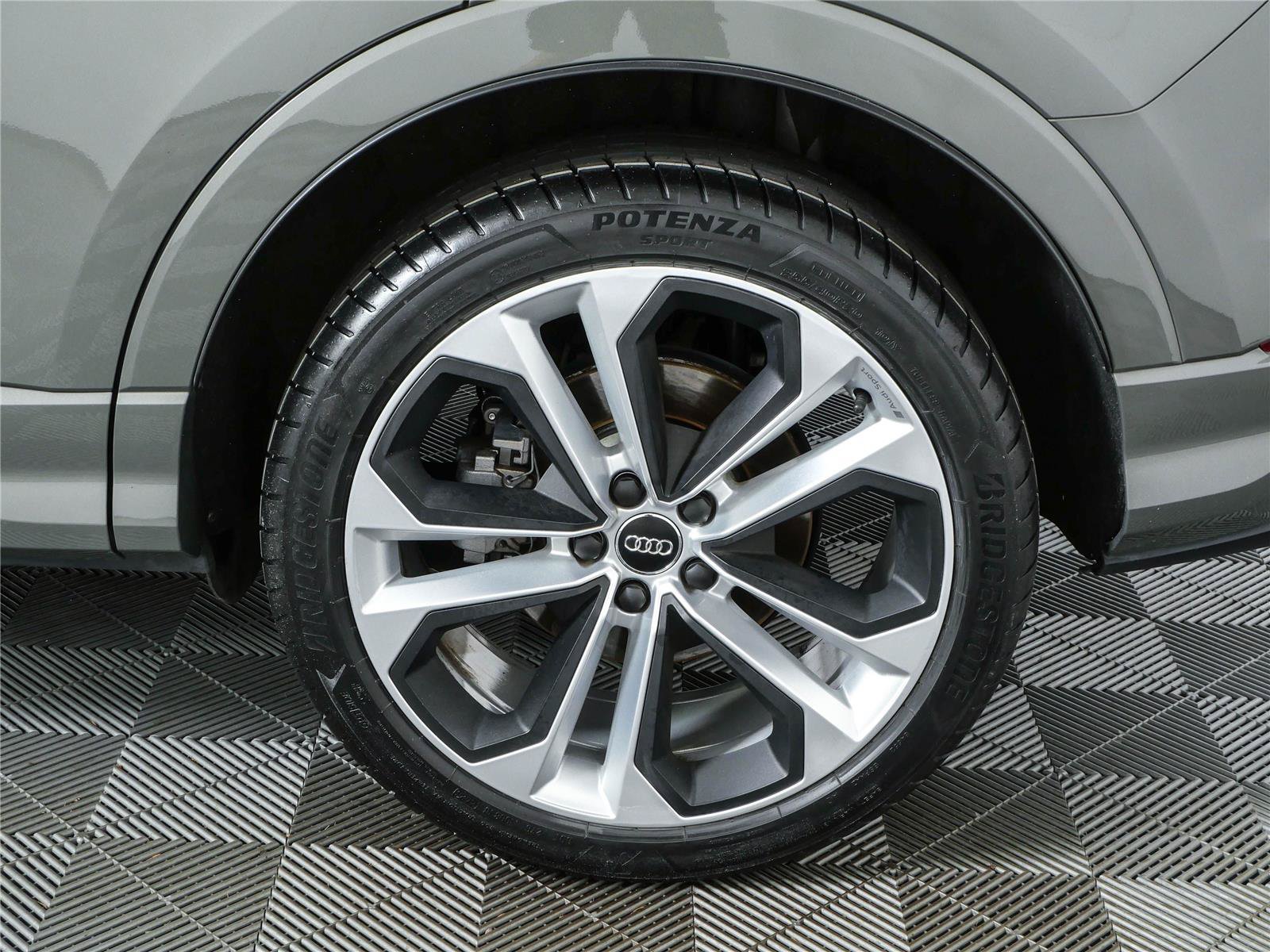 Used 2019 Audi Q3 2.0T Premium Plus w/ Premium Plus Package AWD/4WD image 38