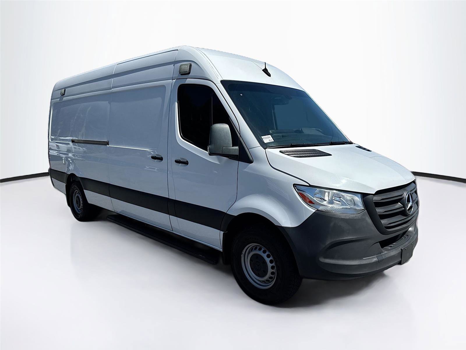 Used 2020 Mercedes-Benz Sprinter 2500 w/ Driver Convenience Package image 28