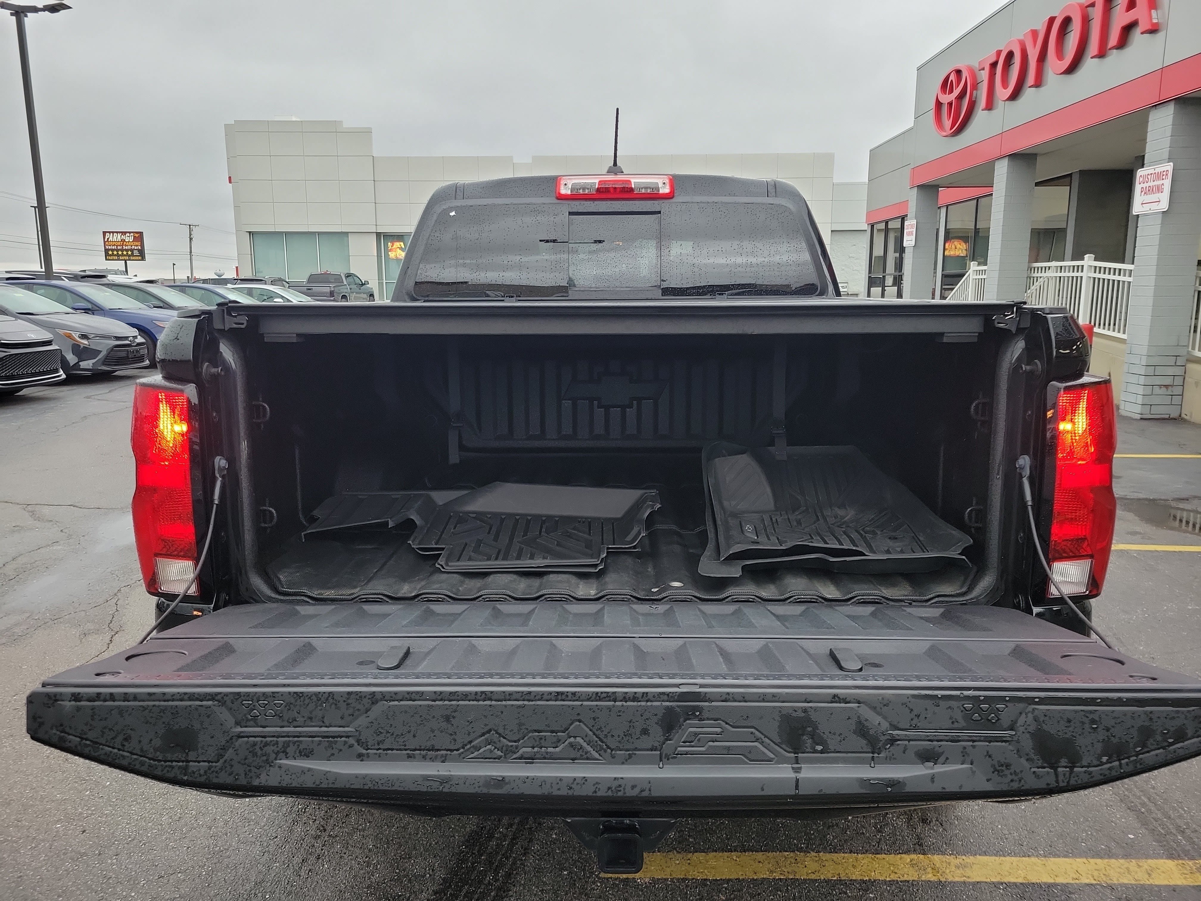 Used 2023 Chevrolet Colorado LT w/ LT Convenience Package II AWD/4WD image 8
