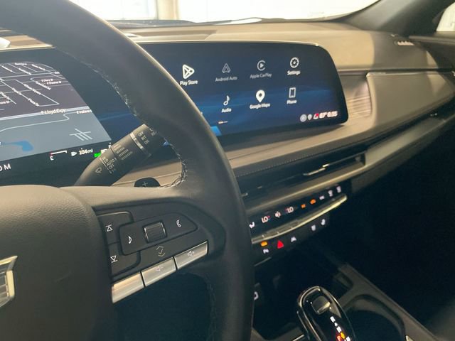 Used 2024 Cadillac XT4 Premium Luxury w/ Technology Package FWD image 19