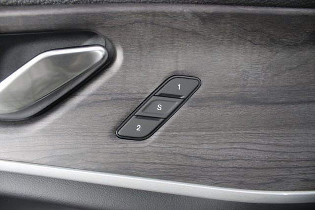 New 2025 Jeep Grand Cherokee Limited w/ Luxury Tech Group II image 17