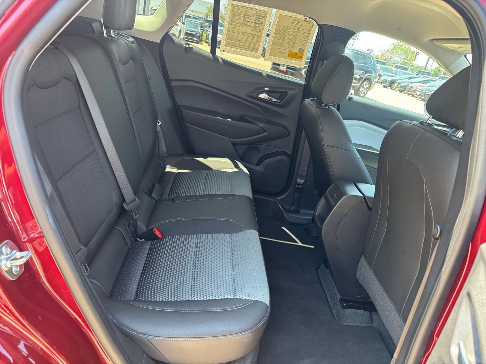 Used 2025 Chevrolet Trax LT FWD image 20