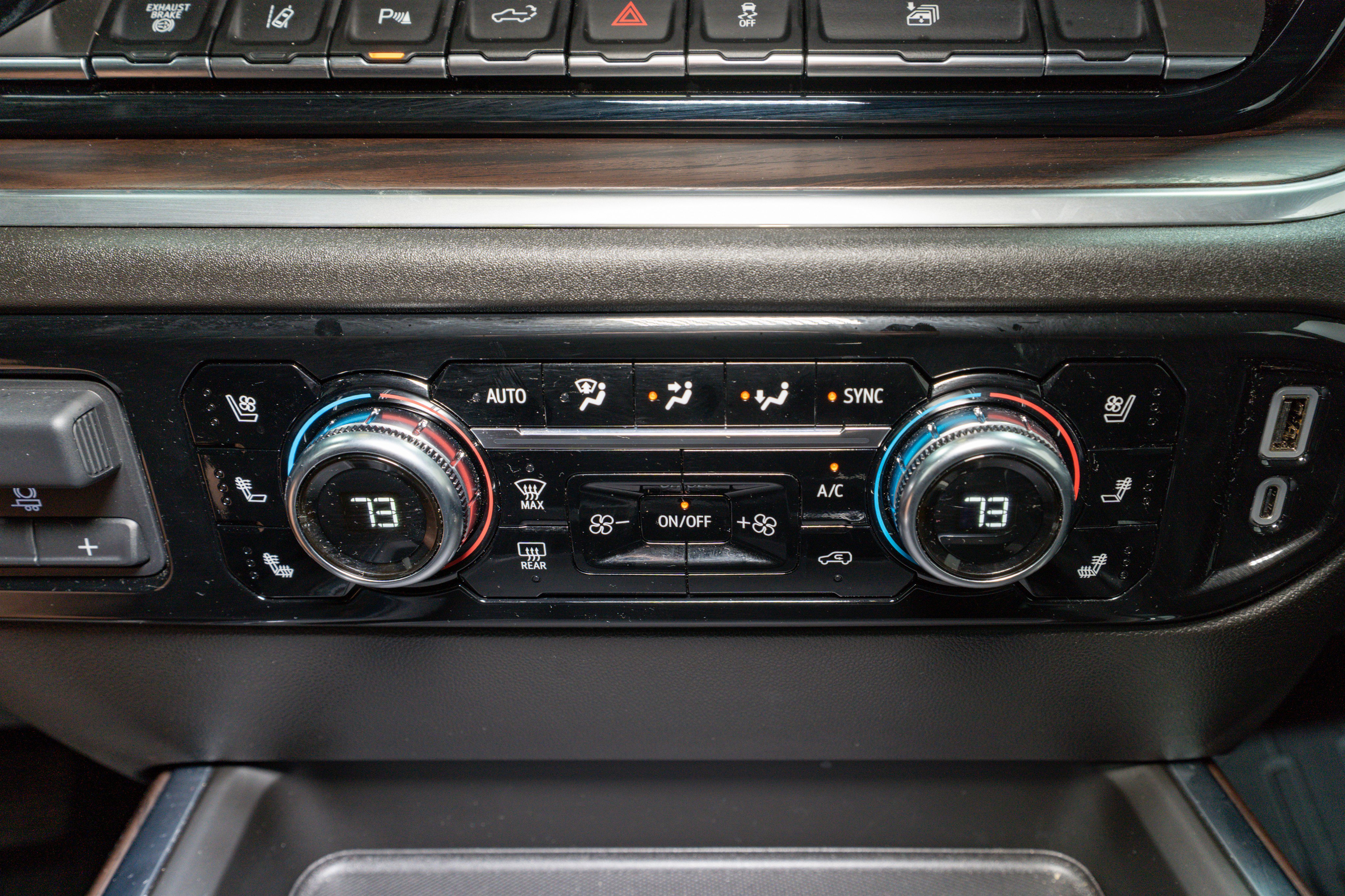 Used 2025 GMC Sierra 2500 SLT w/ SLT Premium Package image 25