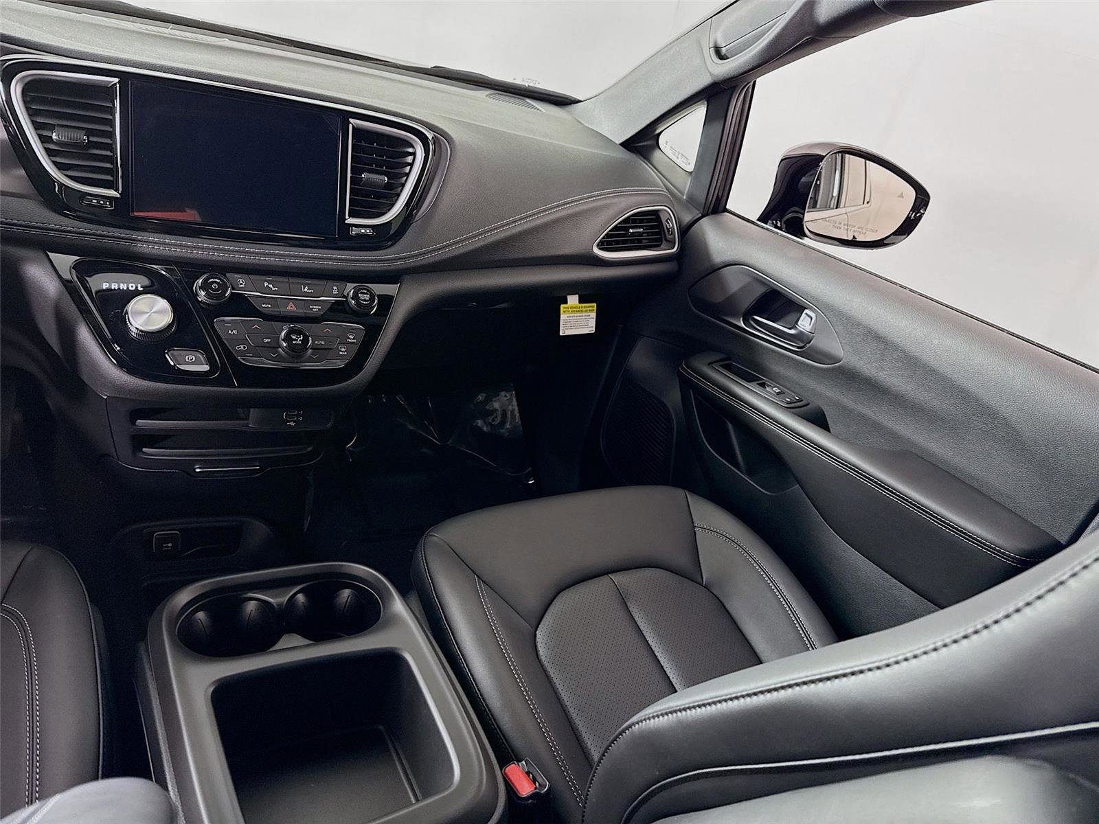 New 2026 Chrysler Pacifica Select FWD image 15