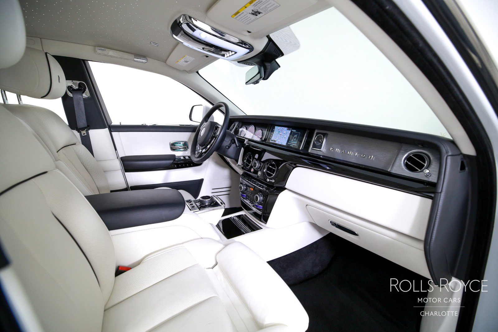 Certified 2024 Rolls-Royce Phantom Sedan RWD image 37