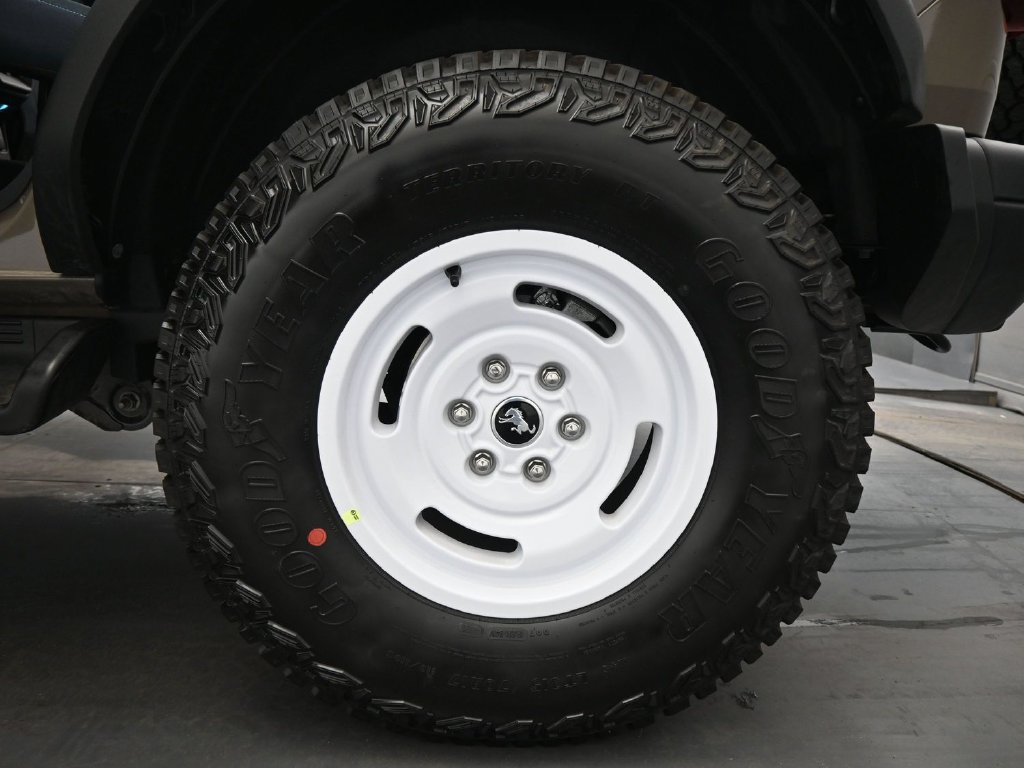 Certified 2026 Ford Bronco Heritage Edition AWD/4WD image 21