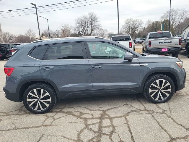 Used 2023 Volkswagen Taos SE w/ Panoramic Sunroof Package image 20