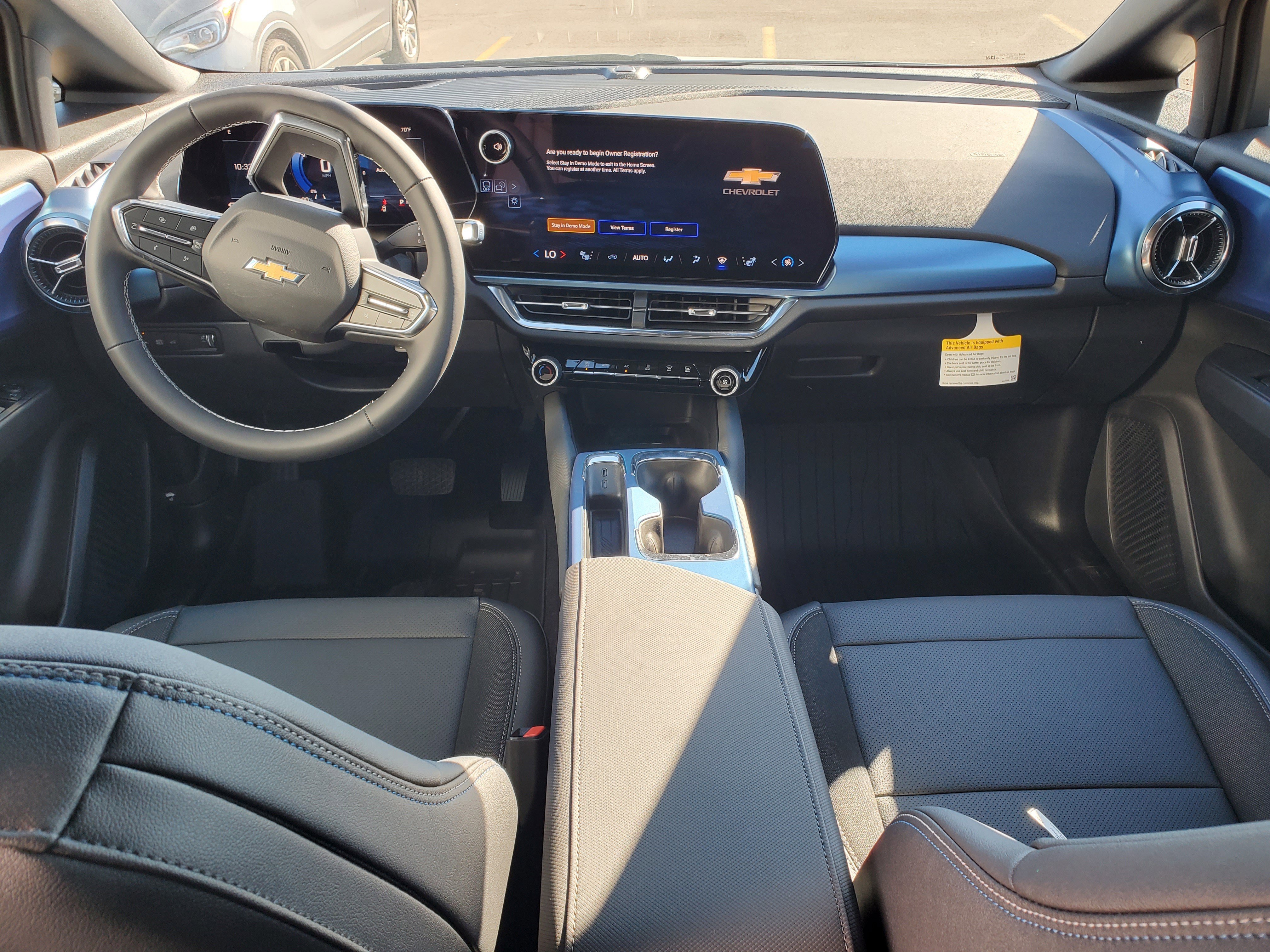 New 2026 Chevrolet Equinox EV LT image 4