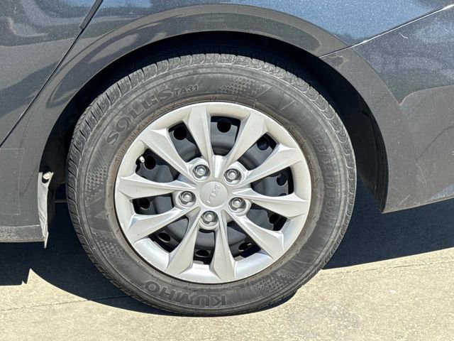 Used 2023 Kia Forte LX image 5