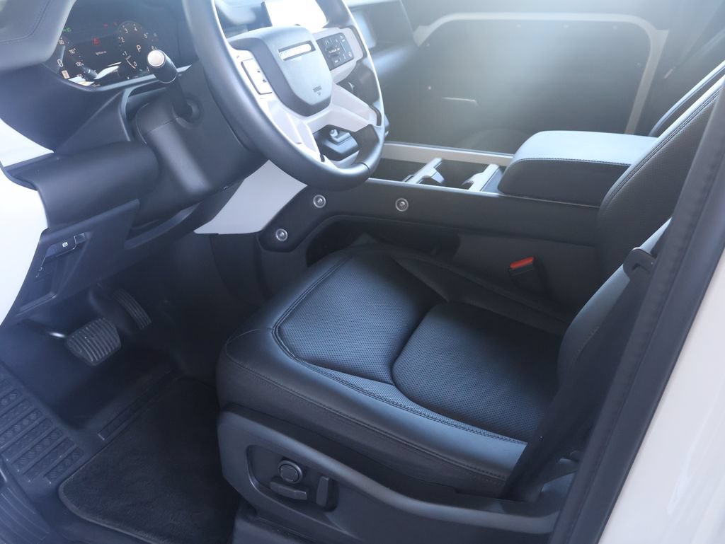 Used 2025 Land Rover Defender 110 S AWD/4WD image 20