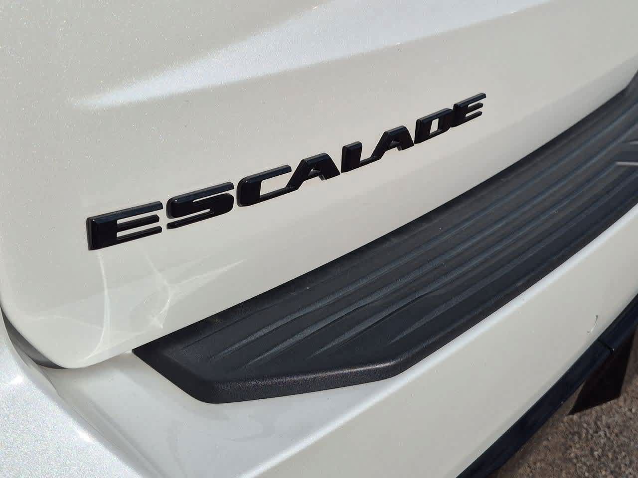 Used 2024 Cadillac Escalade ESV Sport w/ LPO, ONYX Package AWD/4WD image 12