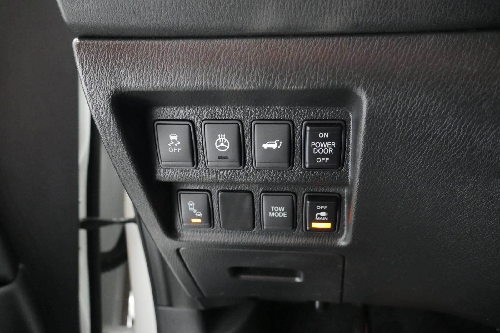 Used 2015 Nissan Pathfinder Platinum w/ Cargo Package image 29