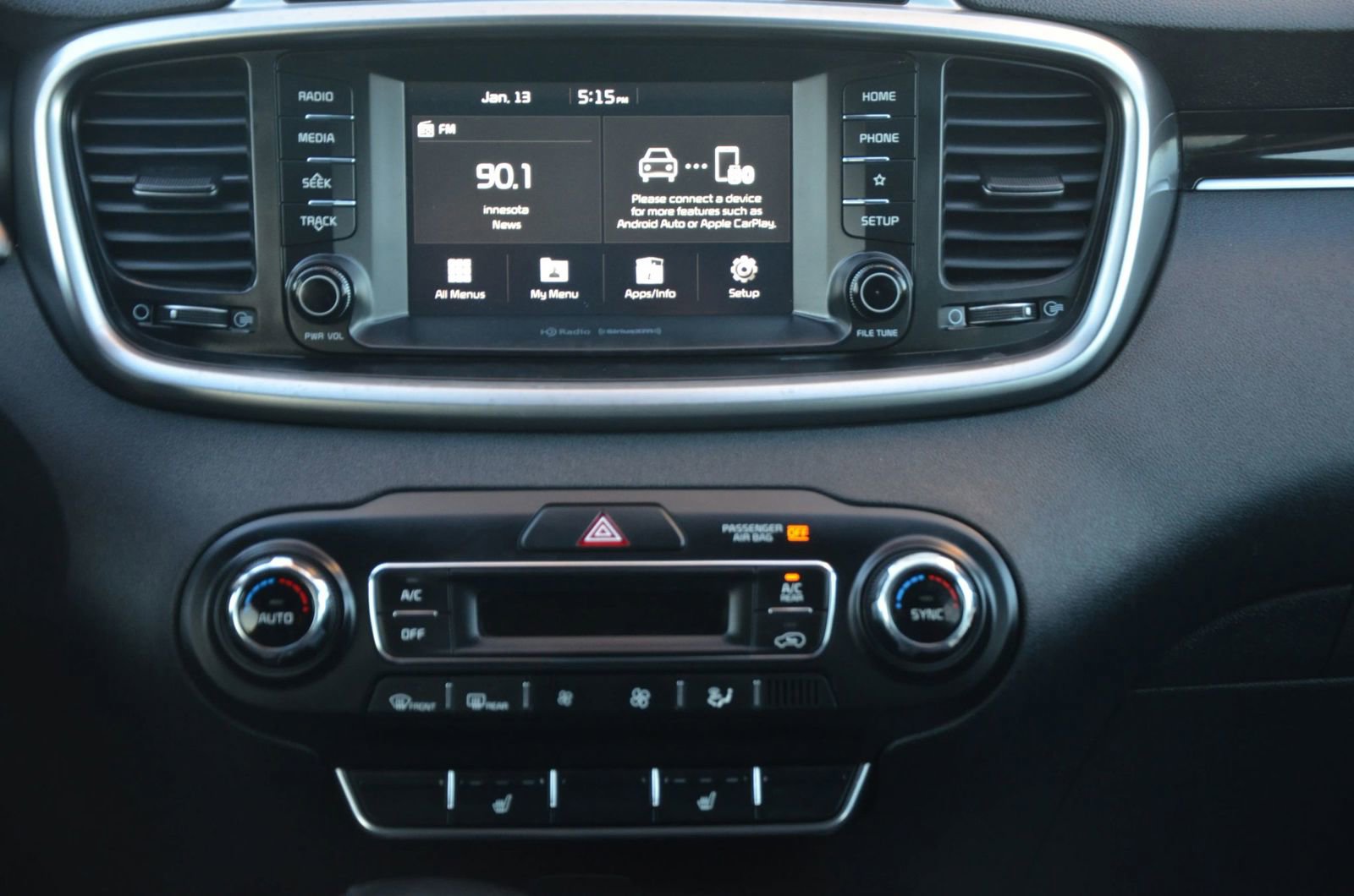 Used 2019 Kia Sorento LX Sport Utility 4D w/ LX V6 Convenience Package image 19