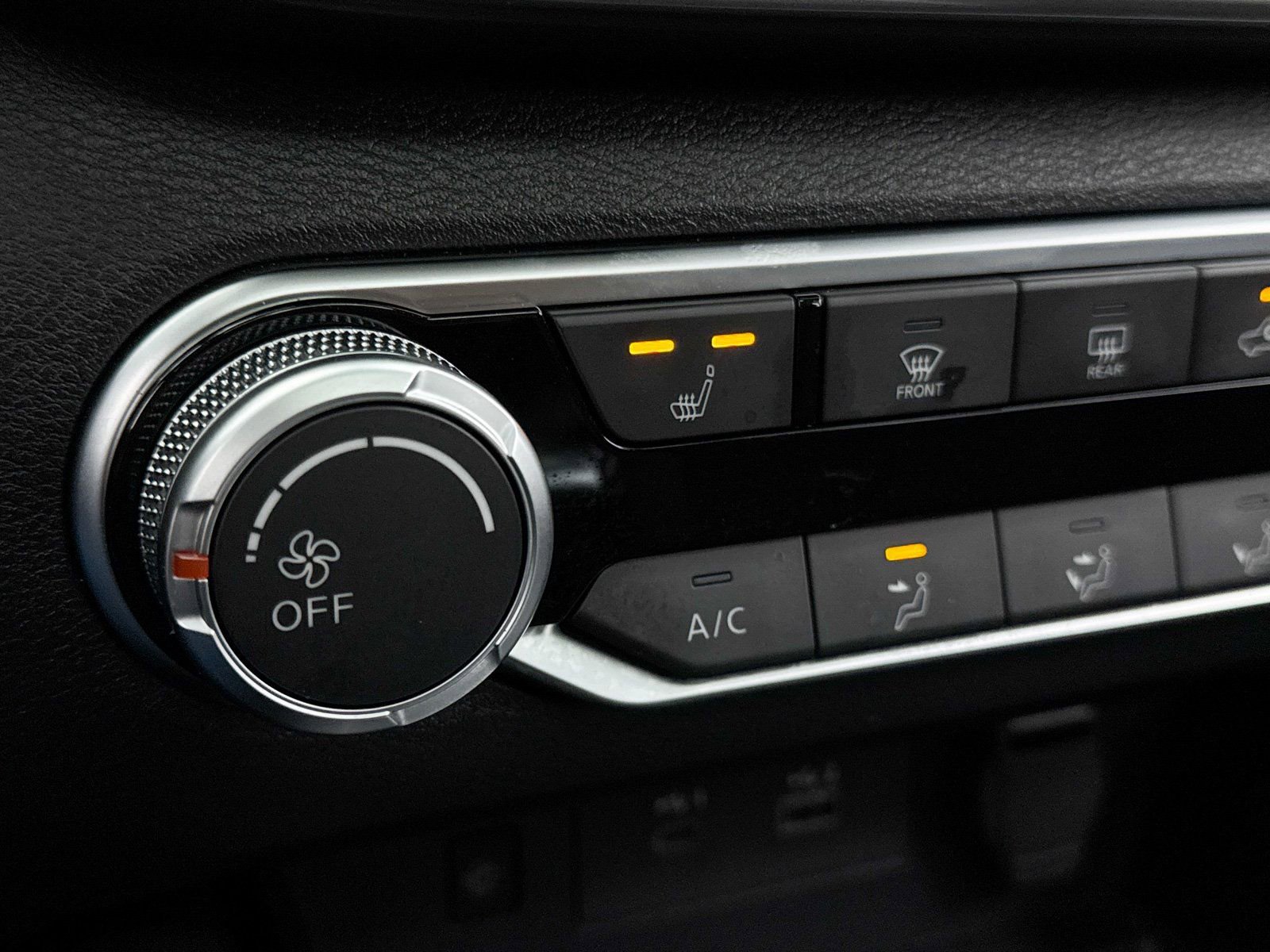 Used 2024 Nissan Altima 2.5 SV w/ SV Premium Package image 25