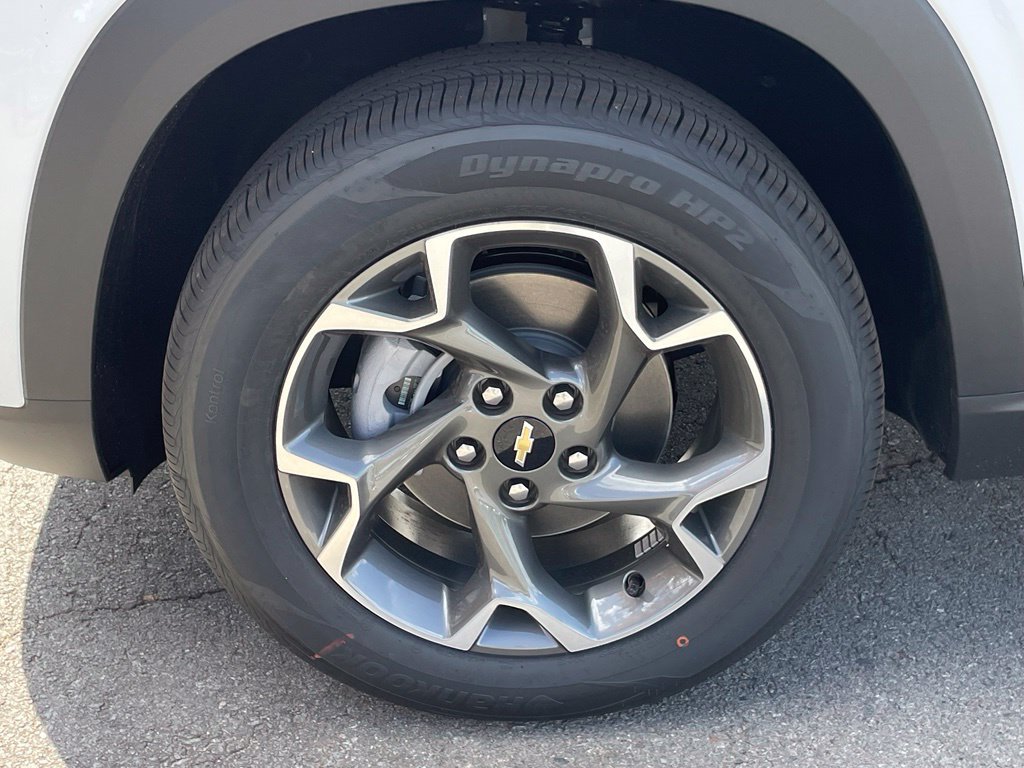 New 2026 Chevrolet Trax LT w/ LT Convenience Package FWD image 32