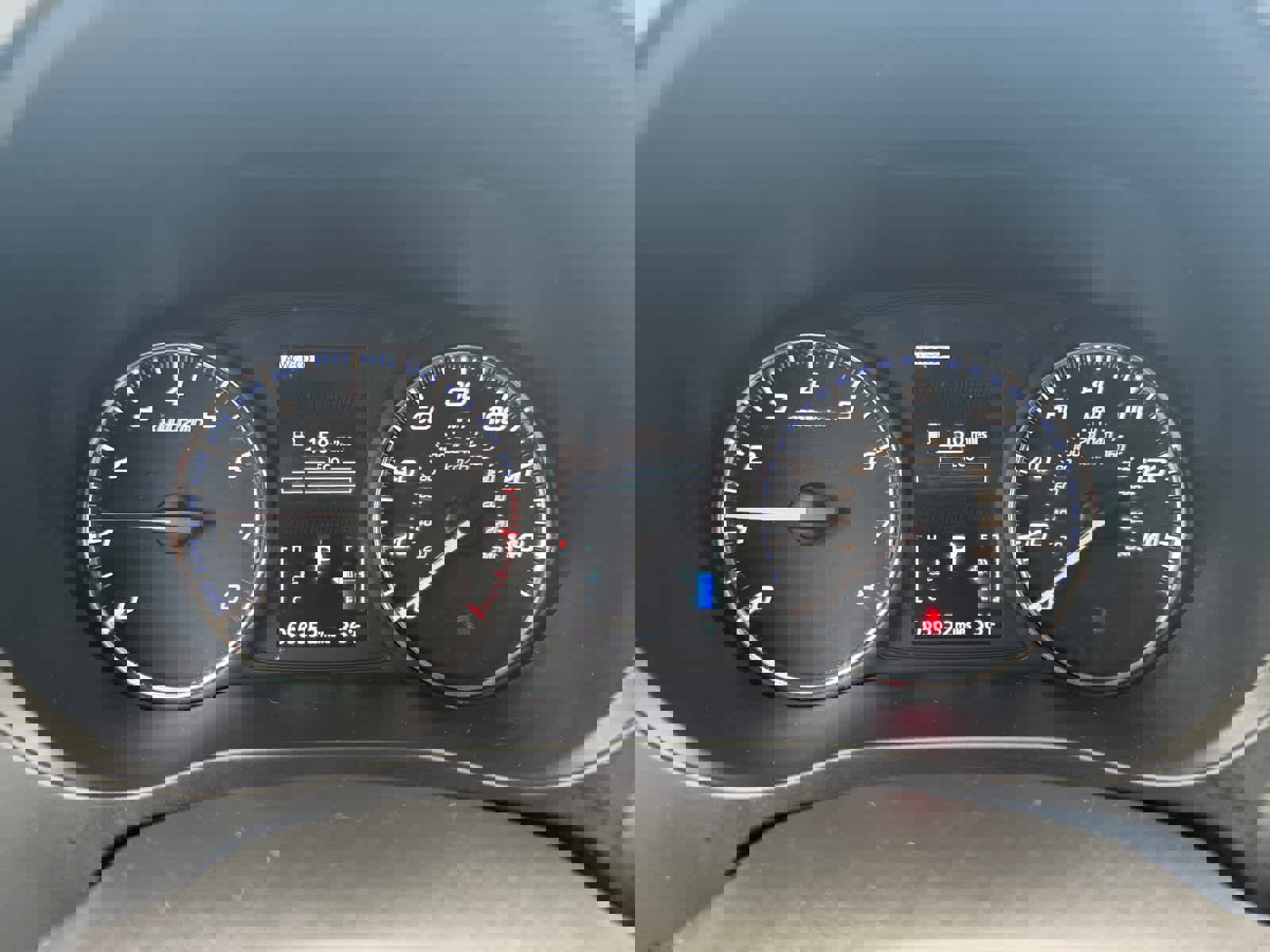 Used 2018 Mitsubishi Outlander SEL image 14