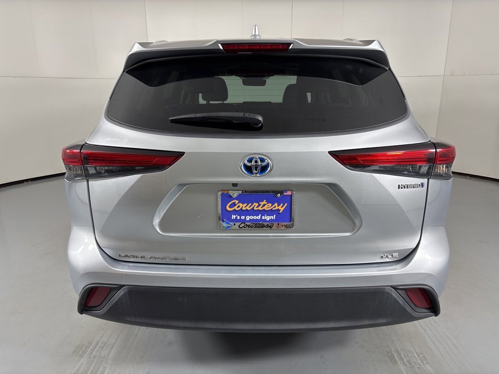 Used 2023 Toyota Highlander XLE image 7