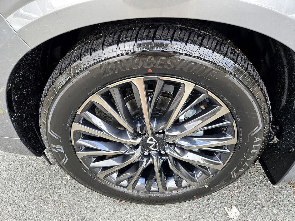 New 2026 INFINITI QX80 Autograph w/ Premium Cargo Package image 18