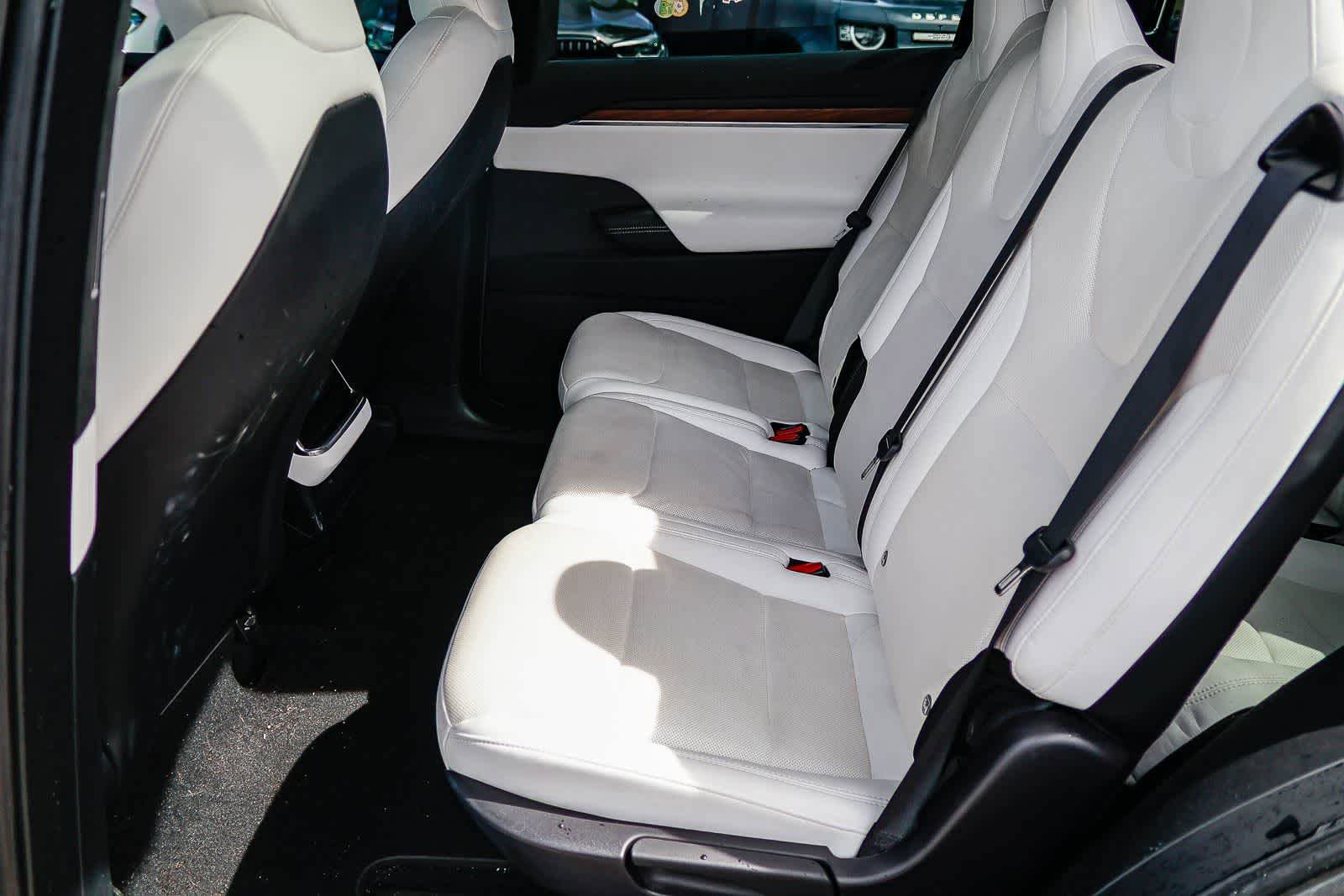 Used 2022 Tesla Model X image 18