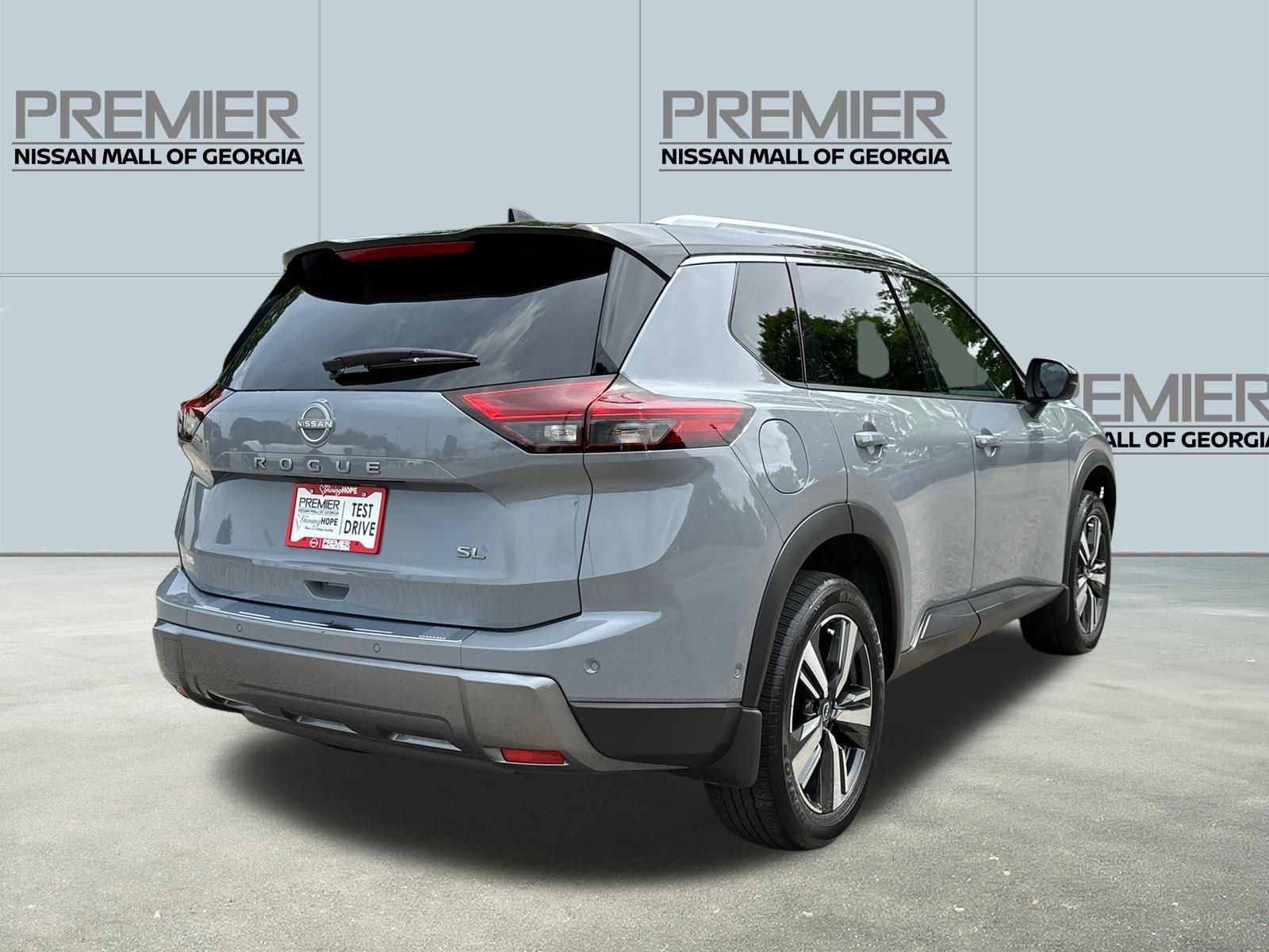 Certified 2024 Nissan Rogue SL FWD image 4