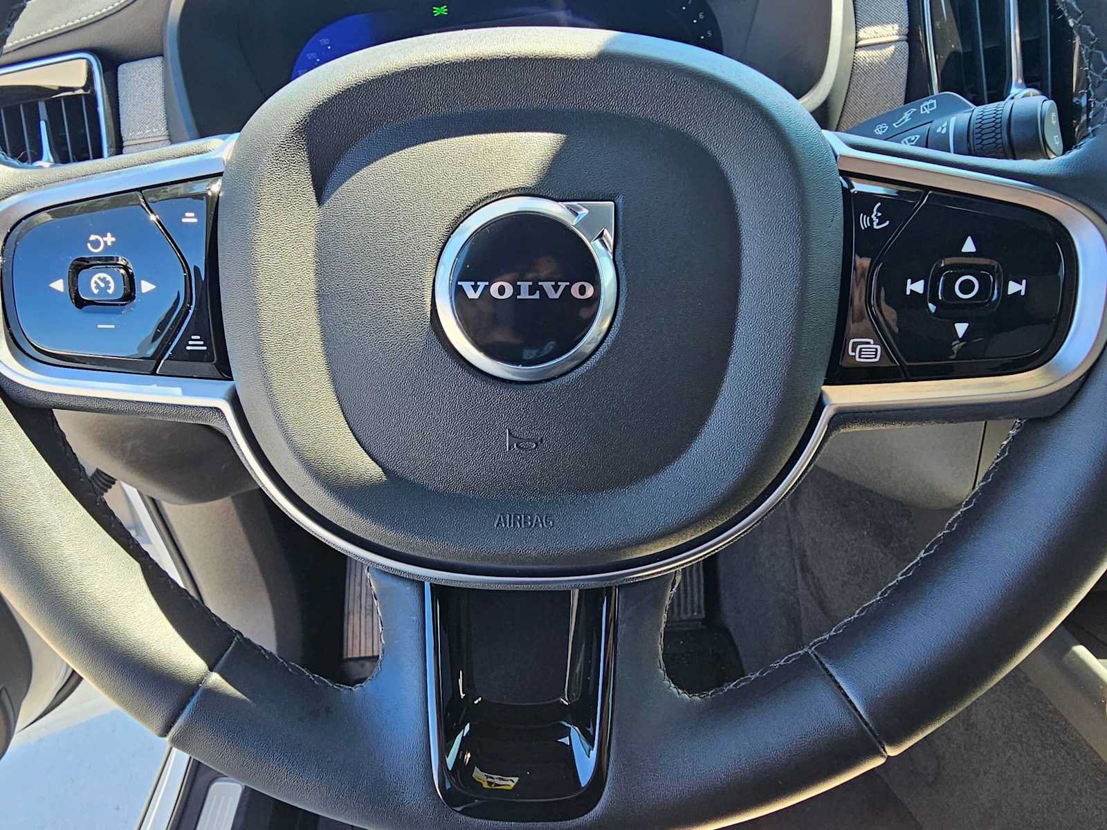 Used 2025 Volvo XC90 B6 Core w/ Climate Package AWD/4WD image 24