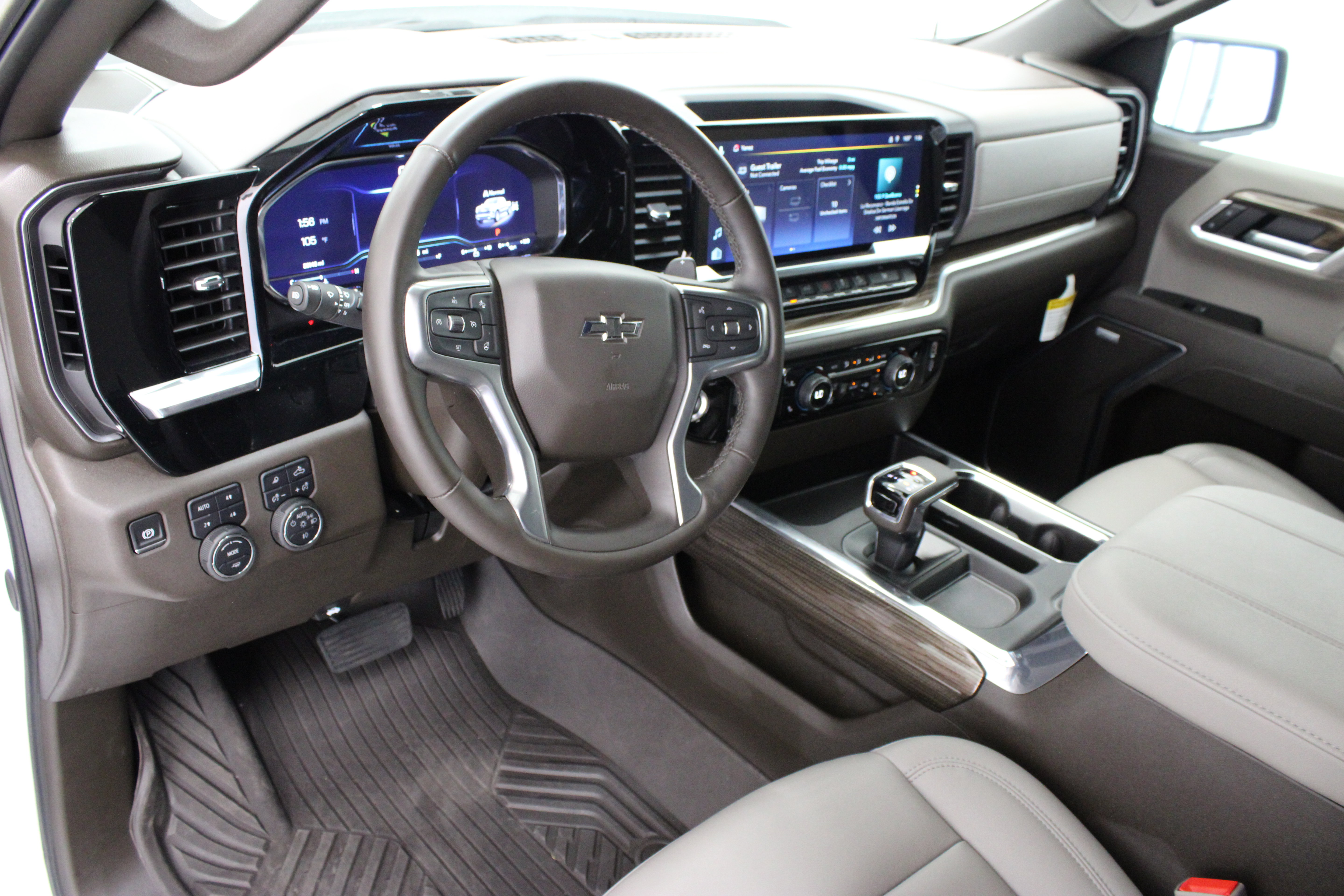 Used 2025 Chevrolet Silverado 1500 RST AWD/4WD image 16
