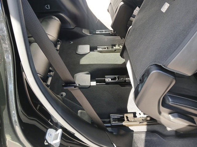 Used 2023 Jeep Grand Cherokee L Laredo image 28