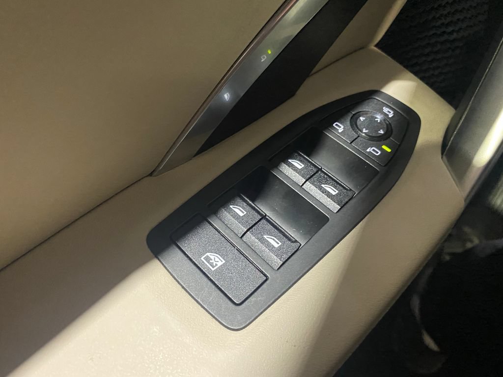 Used 2025 BMW X1 xDrive28i AWD/4WD image 9
