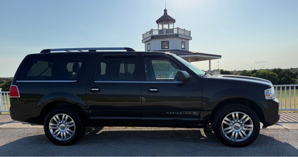 Used 2013 Lincoln Navigator L 4WD w/ HD Trailer Tow Pkg image 4