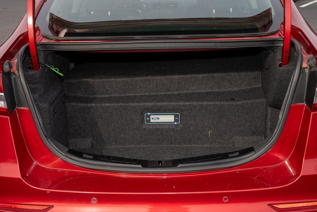 Used 2020 Ford Fusion Energi Titanium image 5