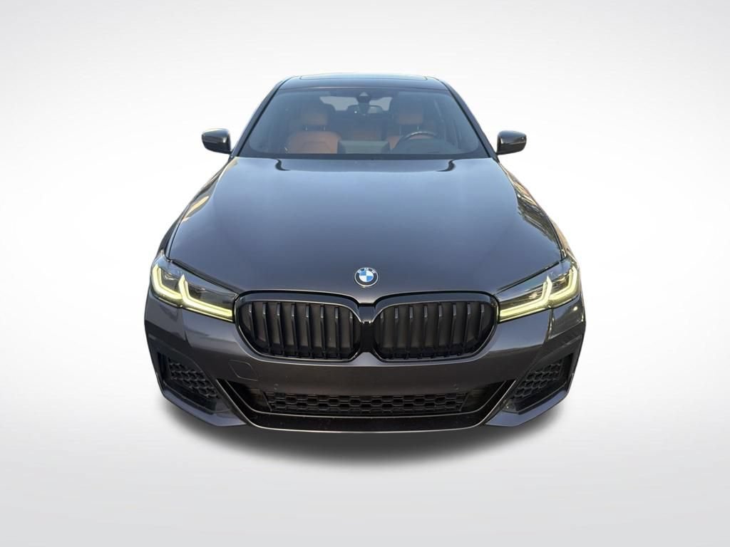 Used 2023 BMW 540i w/ M Sport Package RWD image 3