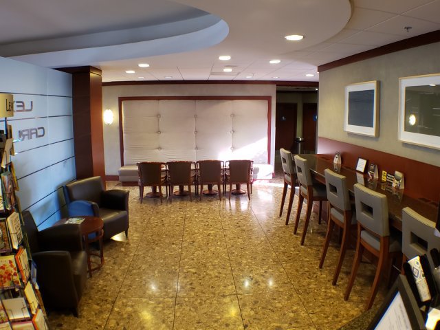 Used 2020 Volvo XC60 T8 Momentum image 40