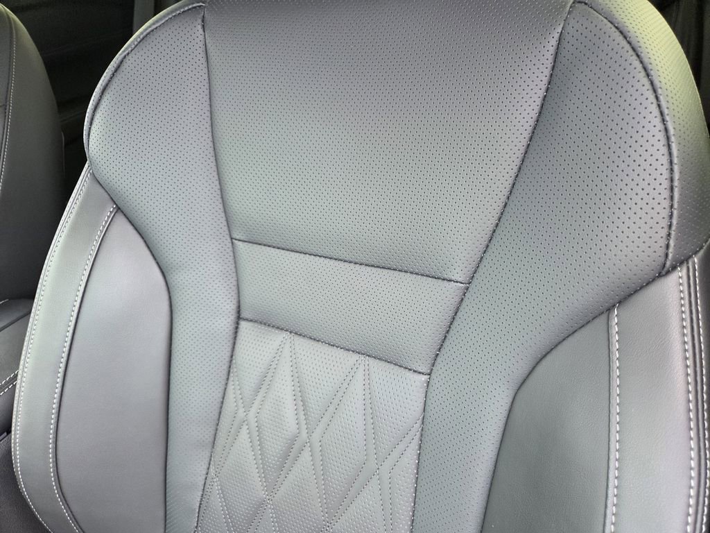 Certified 2025 Nissan Rogue Platinum w/ Tech Package image 14