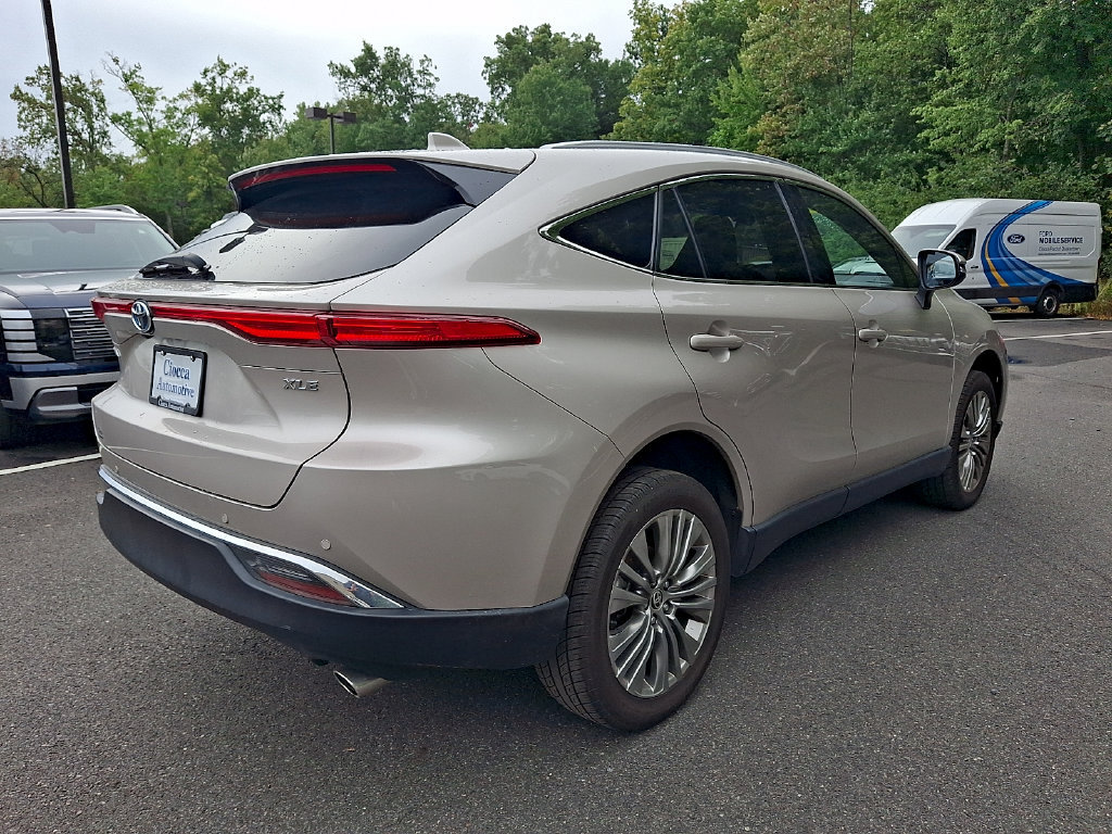 Used 2023 Toyota Venza XLE AWD/4WD image 6