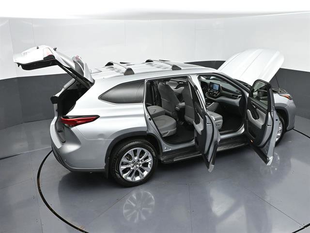 Used 2021 Toyota Highlander Limited FWD image 52