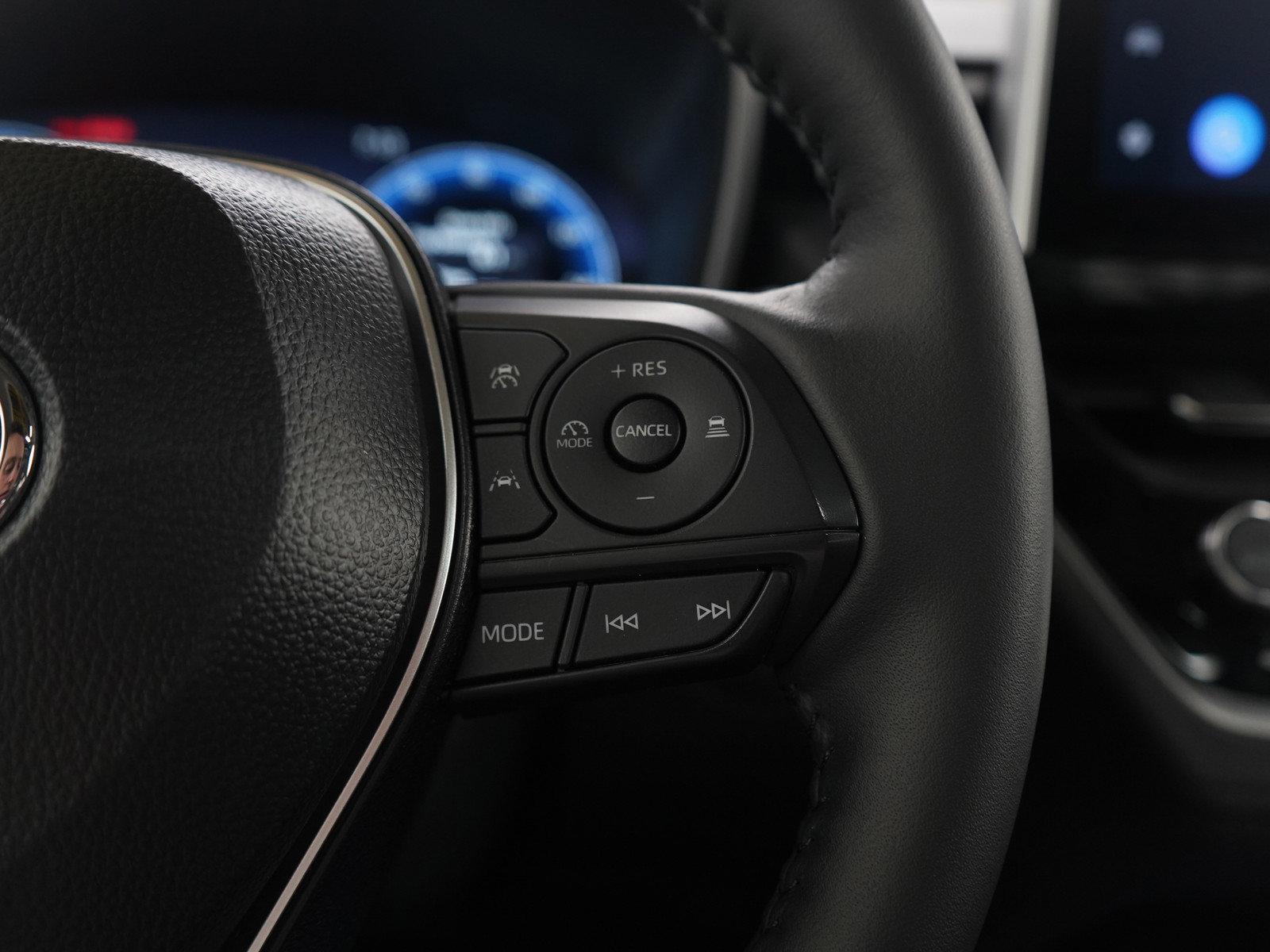 Used 2026 Toyota Corolla Cross XLE w/ Convenience Package image 26