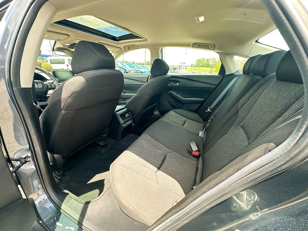 Used 2025 Honda Accord SE image 4