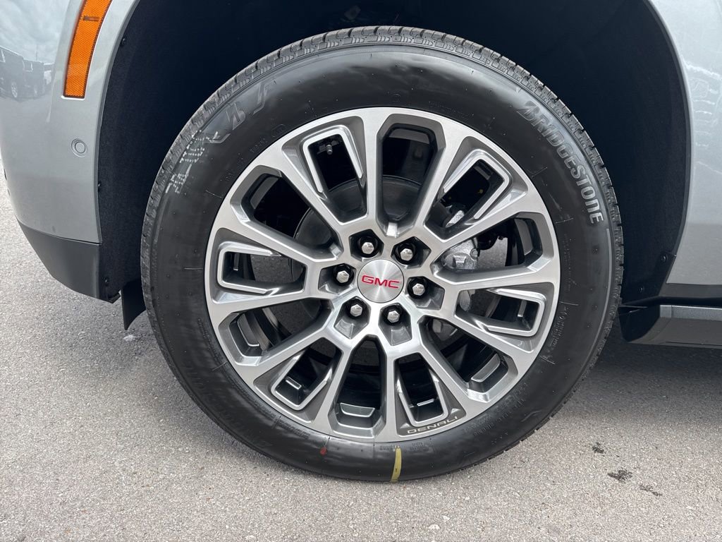 New 2026 GMC Yukon Denali w/ Denali Reserve Package AWD/4WD image 39