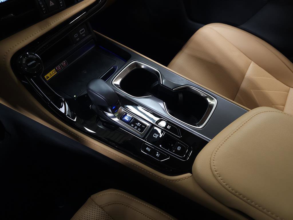 Used 2025 Lexus NX 300h AWD w/ Luxury Package image 33