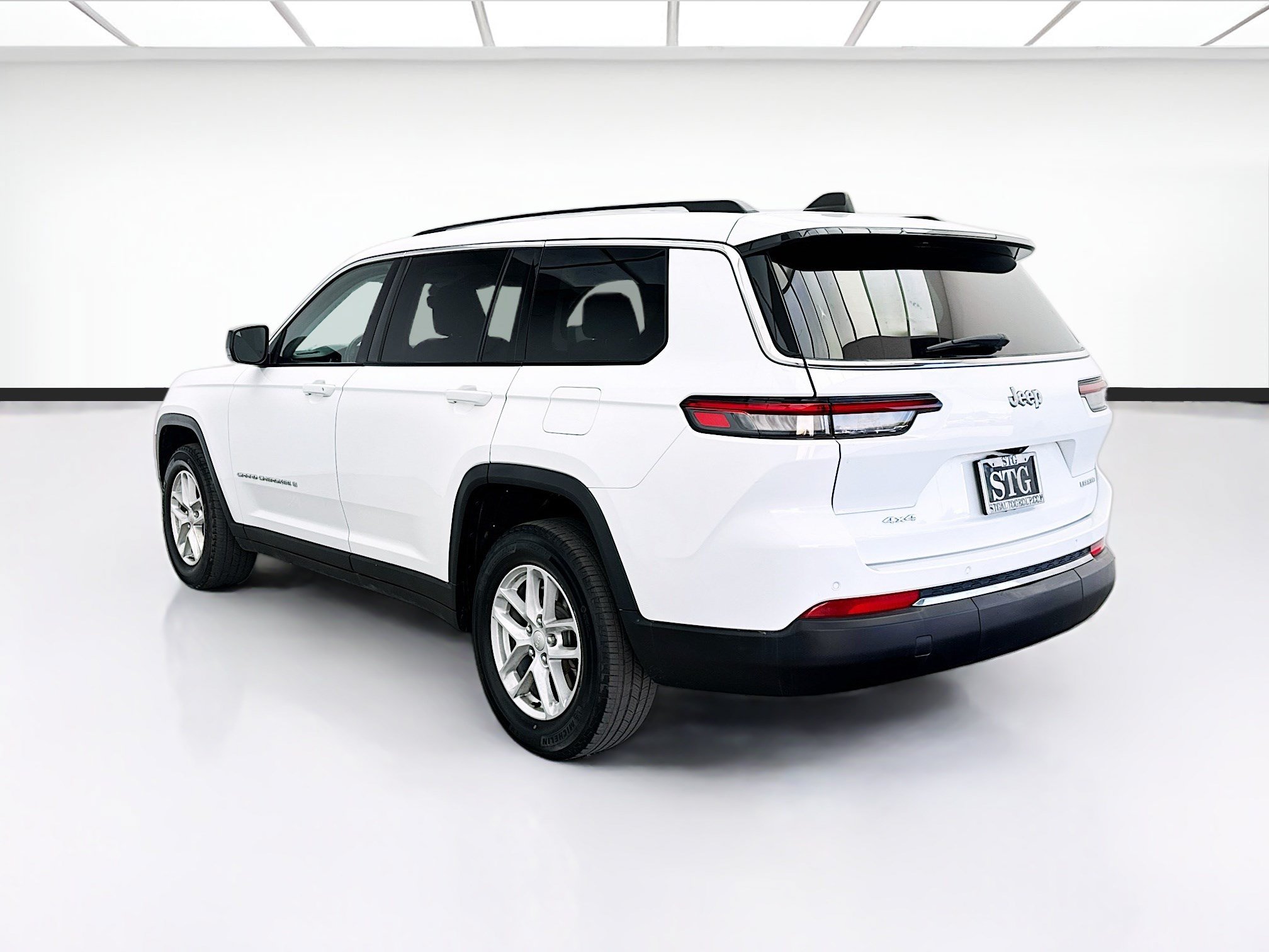 Used 2023 Jeep Grand Cherokee L Laredo AWD/4WD image 6