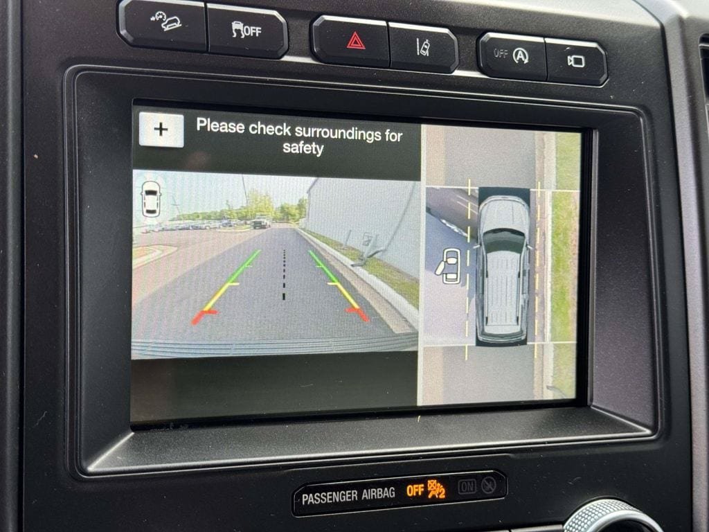 Used 2018 Ford Expedition Limited w/ Equipment Group 302A AWD/4WD image 4