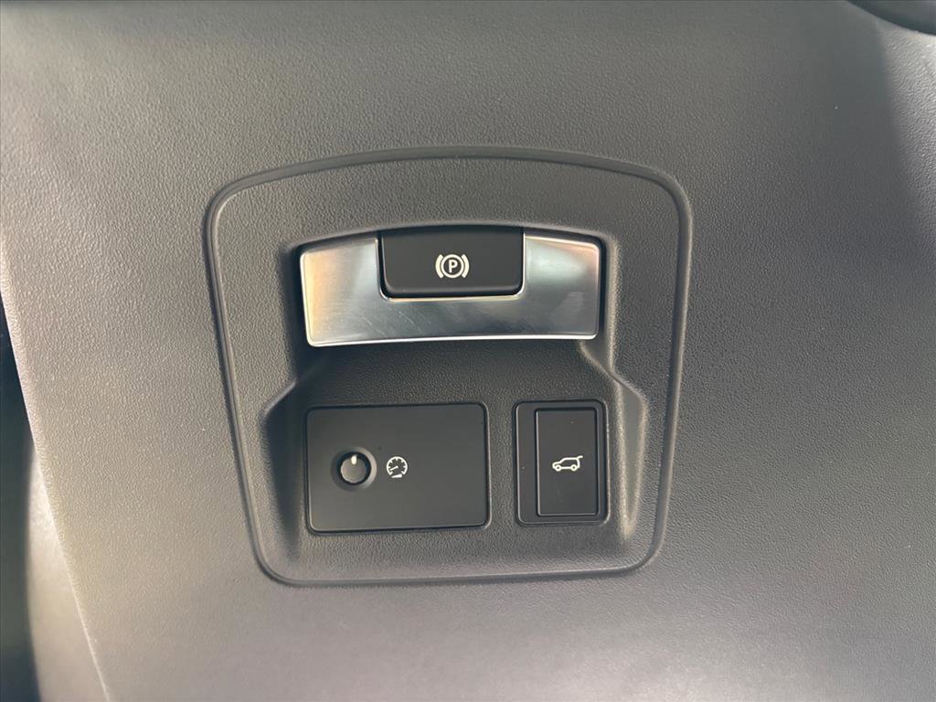 Used 2019 Land Rover Range Rover Velar R-Dynamic SE image 21