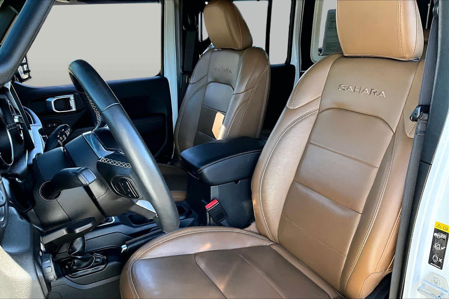 Used 2022 Jeep Wrangler Unlimited Sahara w/ Cold Weather Group AWD/4WD image 7
