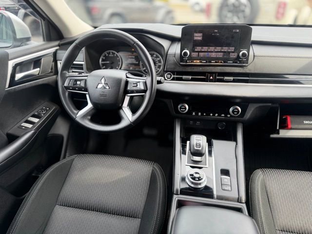 Used 2022 Mitsubishi Outlander ES image 14