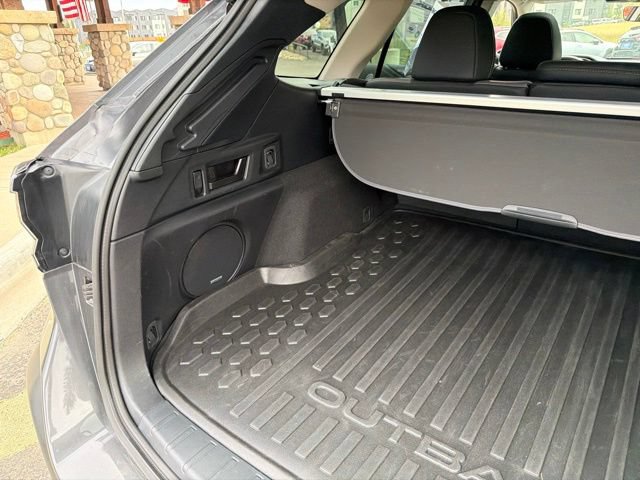 Used 2025 Subaru Outback Onyx Edition AWD/4WD image 34